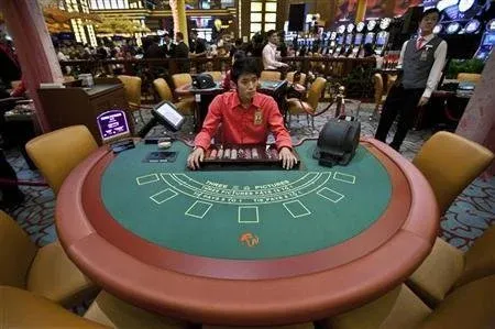 Kristalline Lichtreflexe im Casino-Ambiente